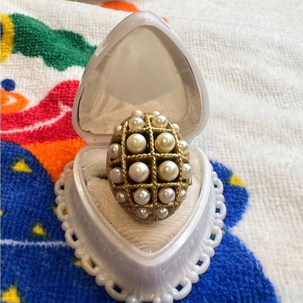 Vintage 70’s Avon “Ring of Pearls” Faux Pearl Perfume Adjustable Ring